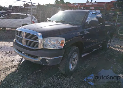 2007 Dodge Ram 1500 Slt/Trx4 Off Road/Sport z USA, uszkodzony, nr VIN 1D7HU18247S116759